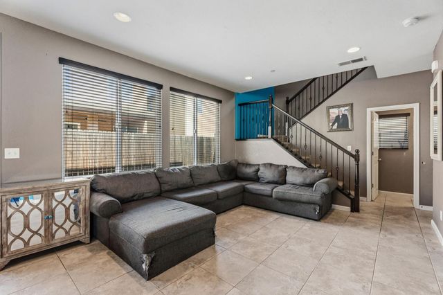 7374 E Giavanna Avenue, Fresno, CA 93737