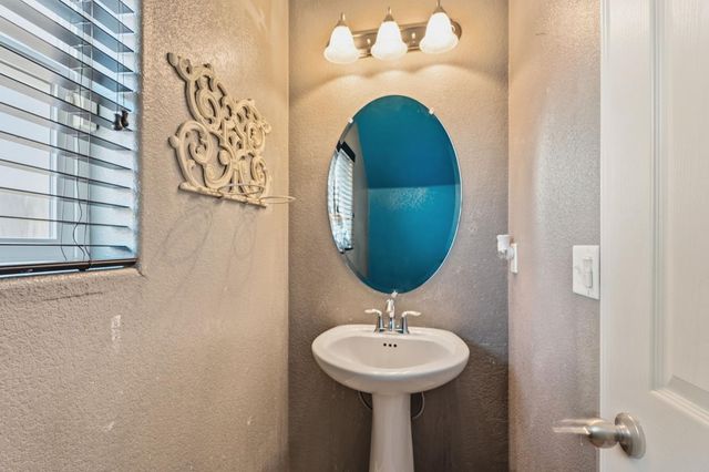 7374 E Giavanna Avenue, Fresno, CA 93737