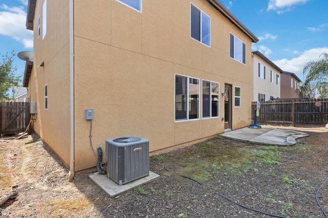 7374 E Giavanna Avenue, Fresno, CA 93737