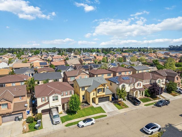 7374 E Giavanna Avenue, Fresno, CA 93737