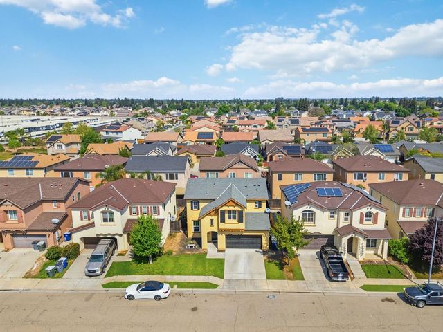 7374 E Giavanna Avenue, Fresno, CA 93737