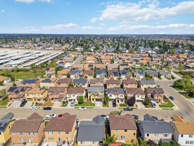 7374 E Giavanna Avenue, Fresno, CA 93737