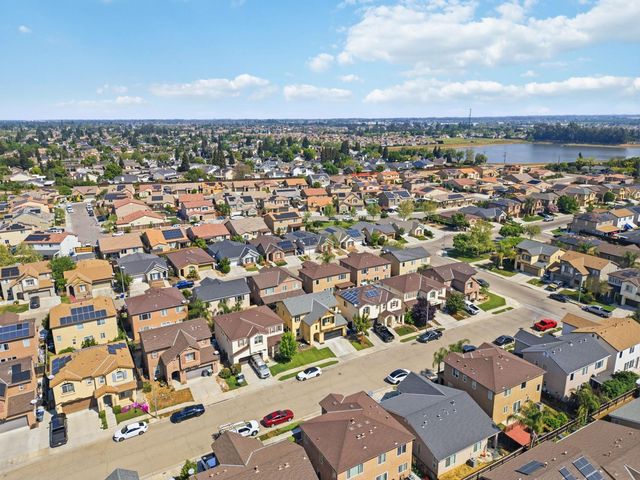 7374 E Giavanna Avenue, Fresno, CA 93737