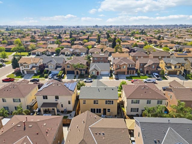 7374 E Giavanna Avenue, Fresno, CA 93737