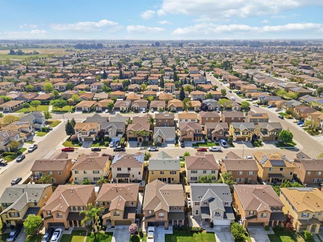 7374 E Giavanna Avenue, Fresno, CA 93737