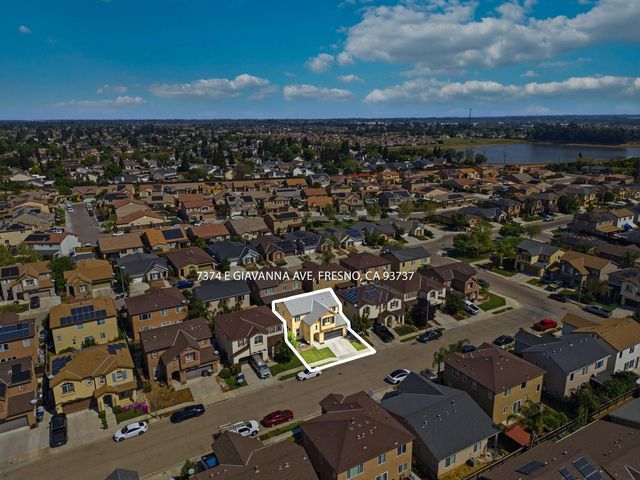 7374 E Giavanna Avenue, Fresno, CA 93737
