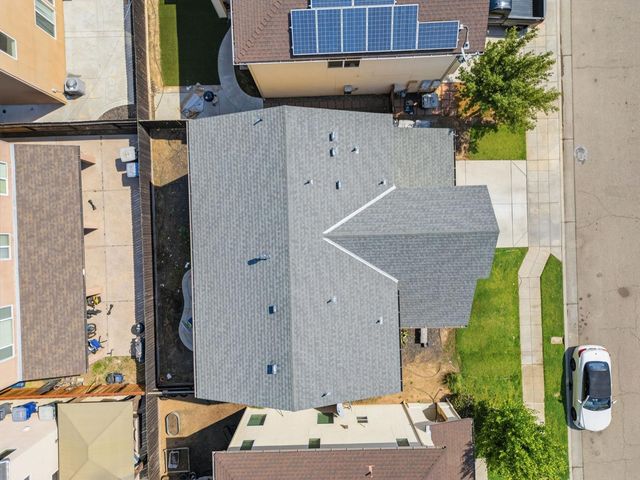 7374 E Giavanna Avenue, Fresno, CA 93737