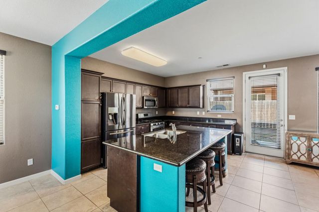 7374 E Giavanna Avenue, Fresno, CA 93737