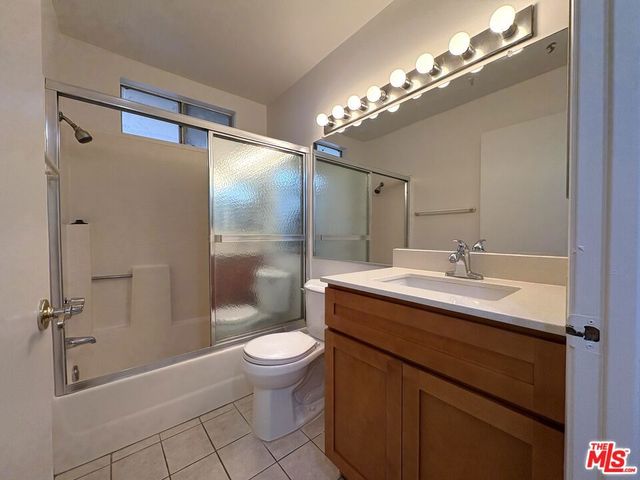 433 S Manhattan Place 112, Los Angeles, CA 90020