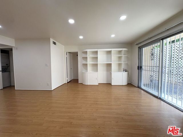 433 S Manhattan Place 112, Los Angeles, CA 90020
