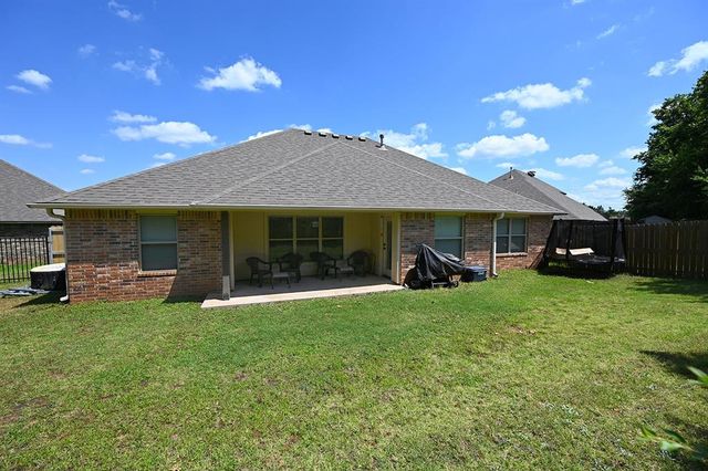 204 N Boardwalk Street, Stillwater, OK 74075
