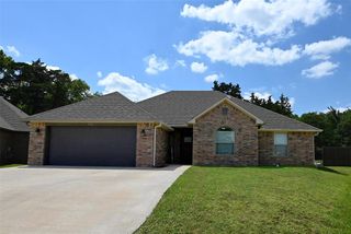204 N Boardwalk Street, Stillwater, OK 74075