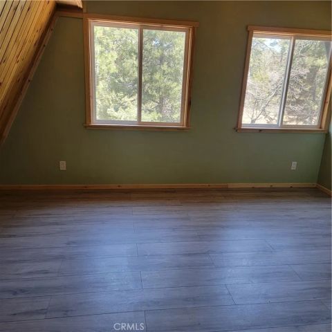 221 Imperial, Sugarloaf, CA 92386