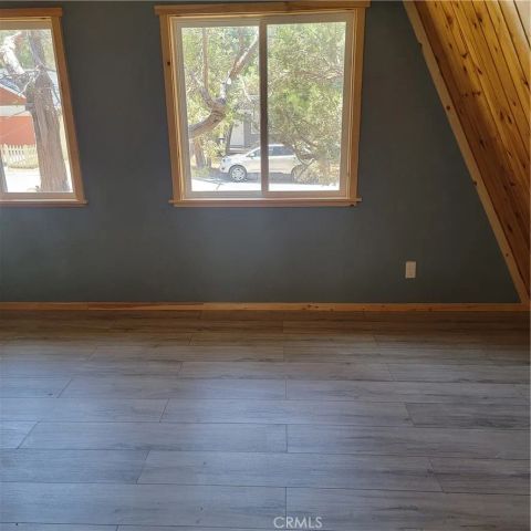 221 Imperial, Sugarloaf, CA 92386