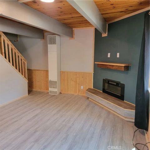 221 Imperial, Sugarloaf, CA 92386