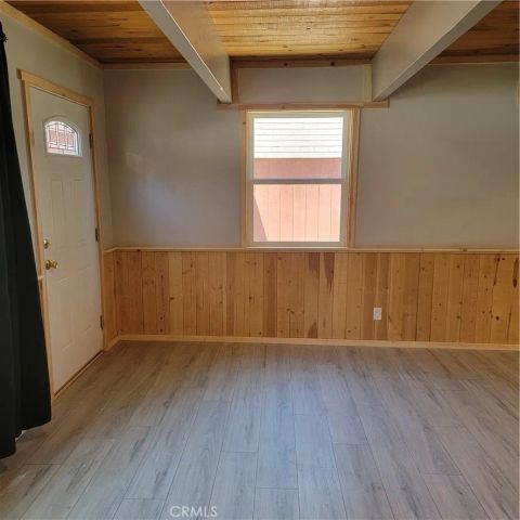 221 Imperial, Sugarloaf, CA 92386