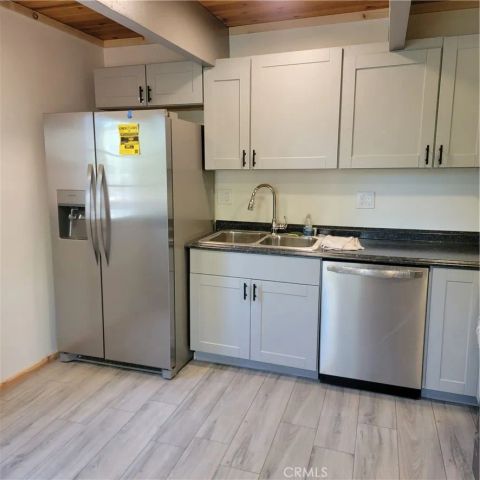 221 Imperial, Sugarloaf, CA 92386