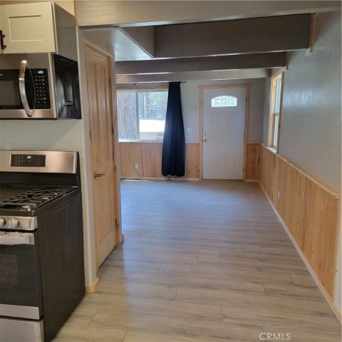 221 Imperial, Sugarloaf, CA 92386