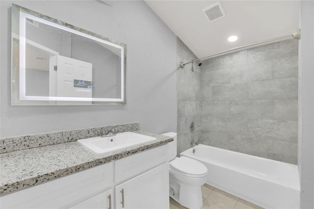 7003 Schlitz Lane B, Hitchcock, TX 77563