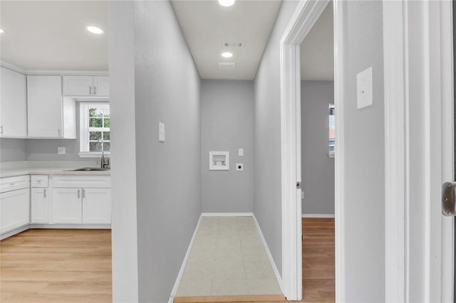 7003 Schlitz Lane B, Hitchcock, TX 77563
