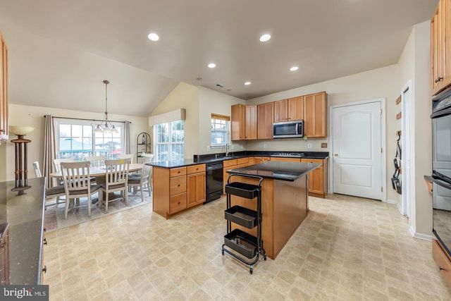 10 MORNING GLORY CIR, Mullica Hill, NJ 08062