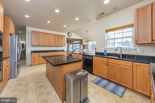 10 MORNING GLORY CIR, Mullica Hill, NJ 08062