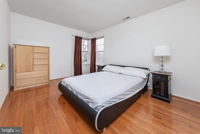 10 MORNING GLORY CIR, Mullica Hill, NJ 08062