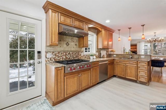 355 Kensington Drive, Ridgewood, NJ 07450