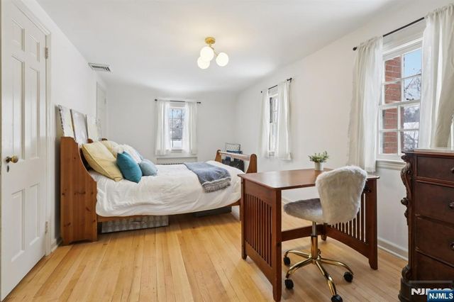 355 Kensington Drive, Ridgewood, NJ 07450