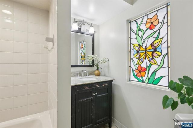 355 Kensington Drive, Ridgewood, NJ 07450