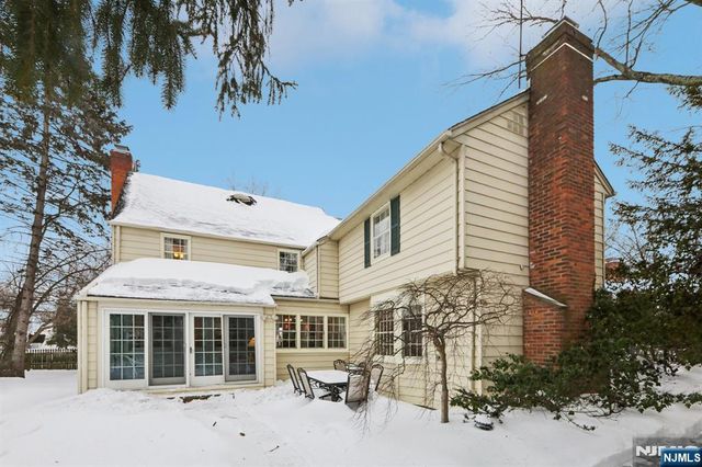 355 Kensington Drive, Ridgewood, NJ 07450