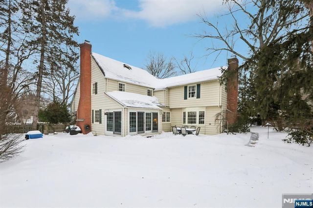 355 Kensington Drive, Ridgewood, NJ 07450