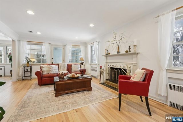 355 Kensington Drive, Ridgewood, NJ 07450