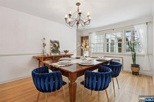 355 Kensington Drive, Ridgewood, NJ 07450