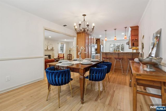 355 Kensington Drive, Ridgewood, NJ 07450