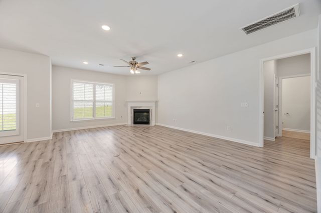 147 Macy Dr, Hendersonville, TN 37075