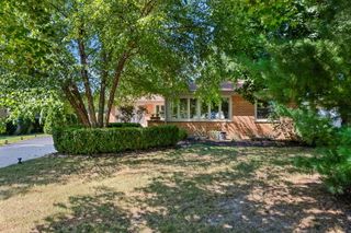 1446 Huntington Drive, Glenview, IL 60025