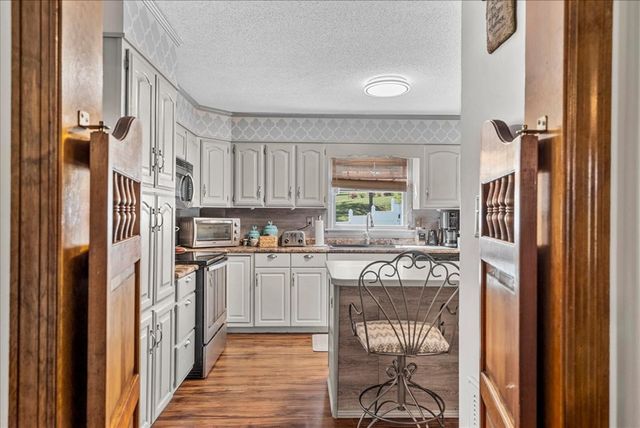 2609 E Hillview Drive, Dalton, GA 30721