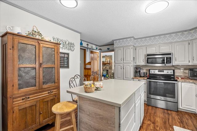 2609 E Hillview Drive, Dalton, GA 30721