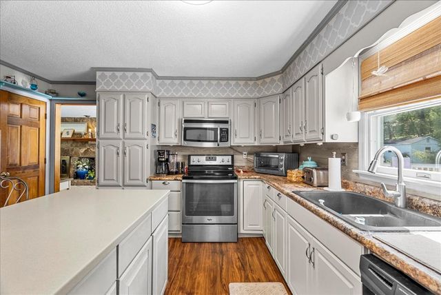 2609 E Hillview Drive, Dalton, GA 30721