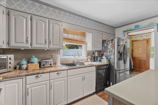 2609 E Hillview Drive, Dalton, GA 30721