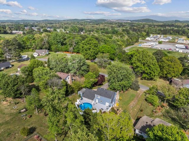 2609 E Hillview Drive, Dalton, GA 30721