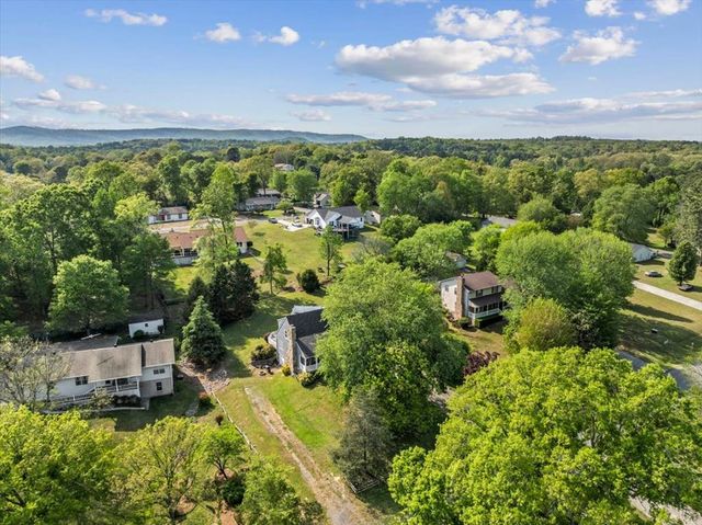 2609 E Hillview Drive, Dalton, GA 30721