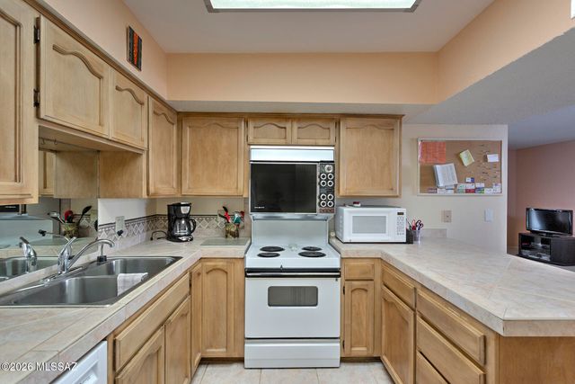 1143 W Calle Excelso, Green Valley, AZ 85614