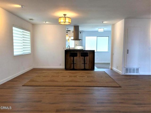 2422 Seahorse Avenue, Ventura, CA 93001