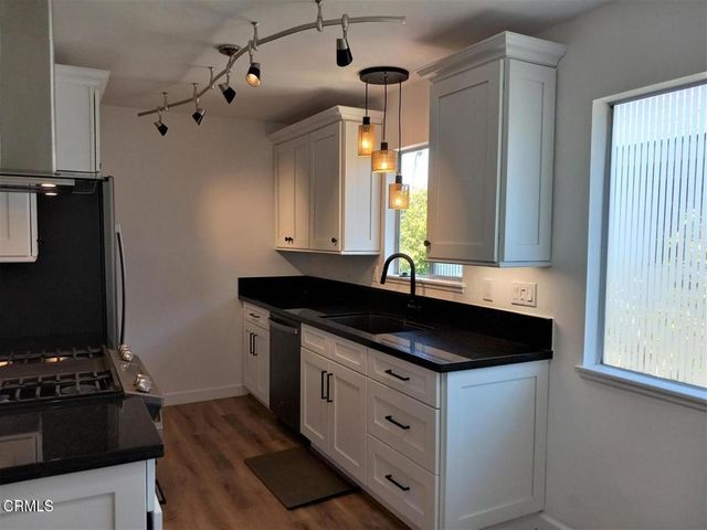 2422 Seahorse Avenue, Ventura, CA 93001