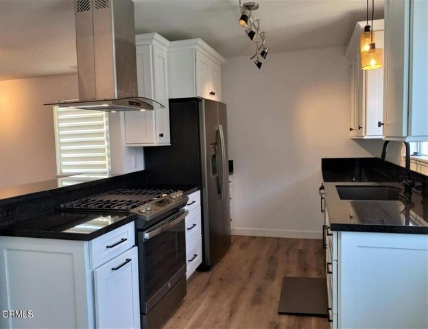 2422 Seahorse Avenue, Ventura, CA 93001