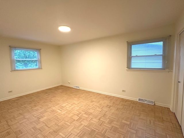 821 W Manor Court, Glenwood, IL 60425