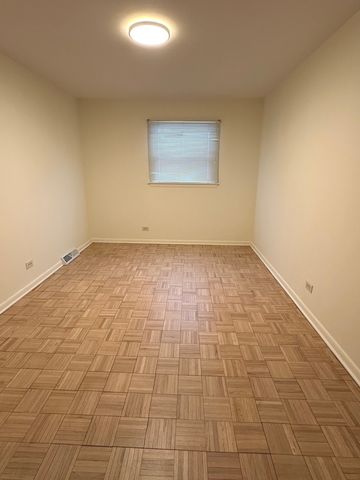 821 W Manor Court, Glenwood, IL 60425