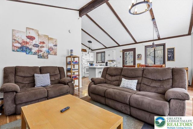 215 Penn Forest Trail, Penn Forest Twp, PA 18210